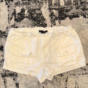 🛍️ Forever 21 WhiteCargo Shorts